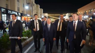“Mendirman o’sha”. Prezident va jonli ijroda kuylayotgan nukuslik yoshlar
